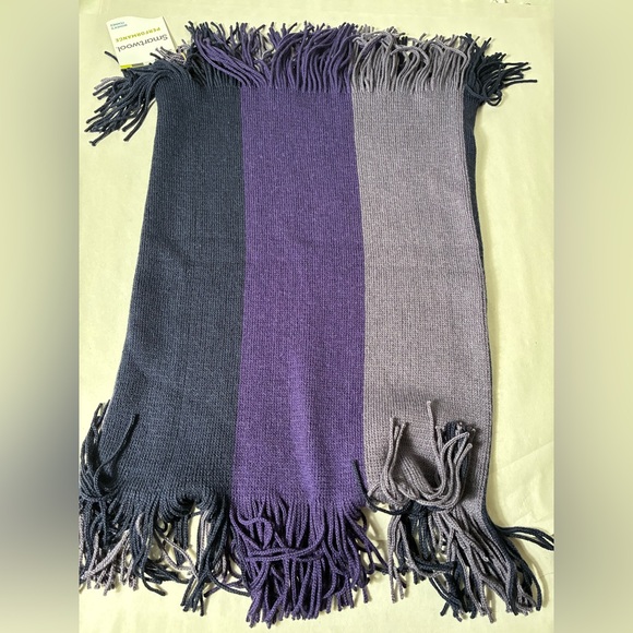 NEW!! Smartwool Tabatha Fringe scarf 100% Merino Wool Purple Outdoor Warm - Picture 1 of 4